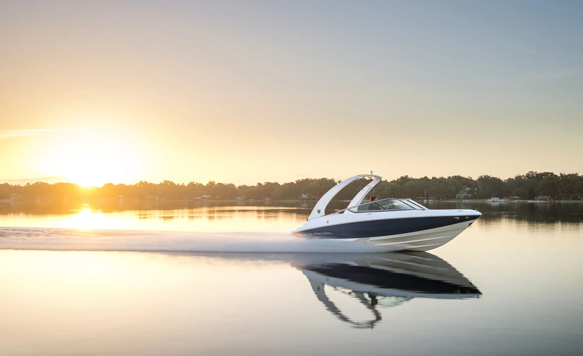 Regal 2000 ES, zdjęcie zewnętrzne 02.