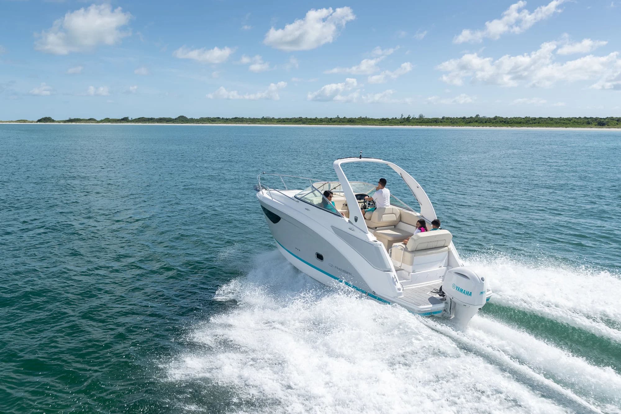 Regal 26 XO, zdjęcie zewnętrzne 02.