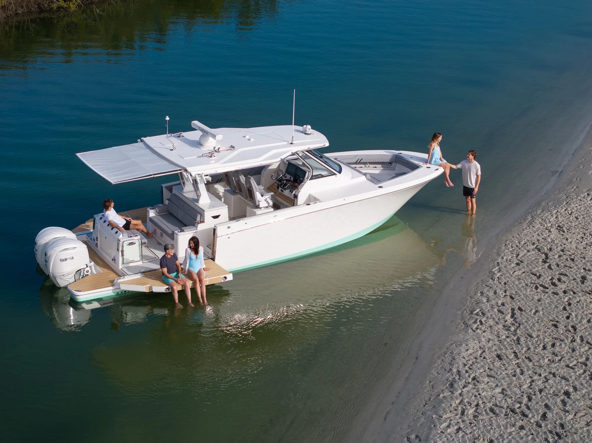 Regal 34 SAV, zewnątrz 02.