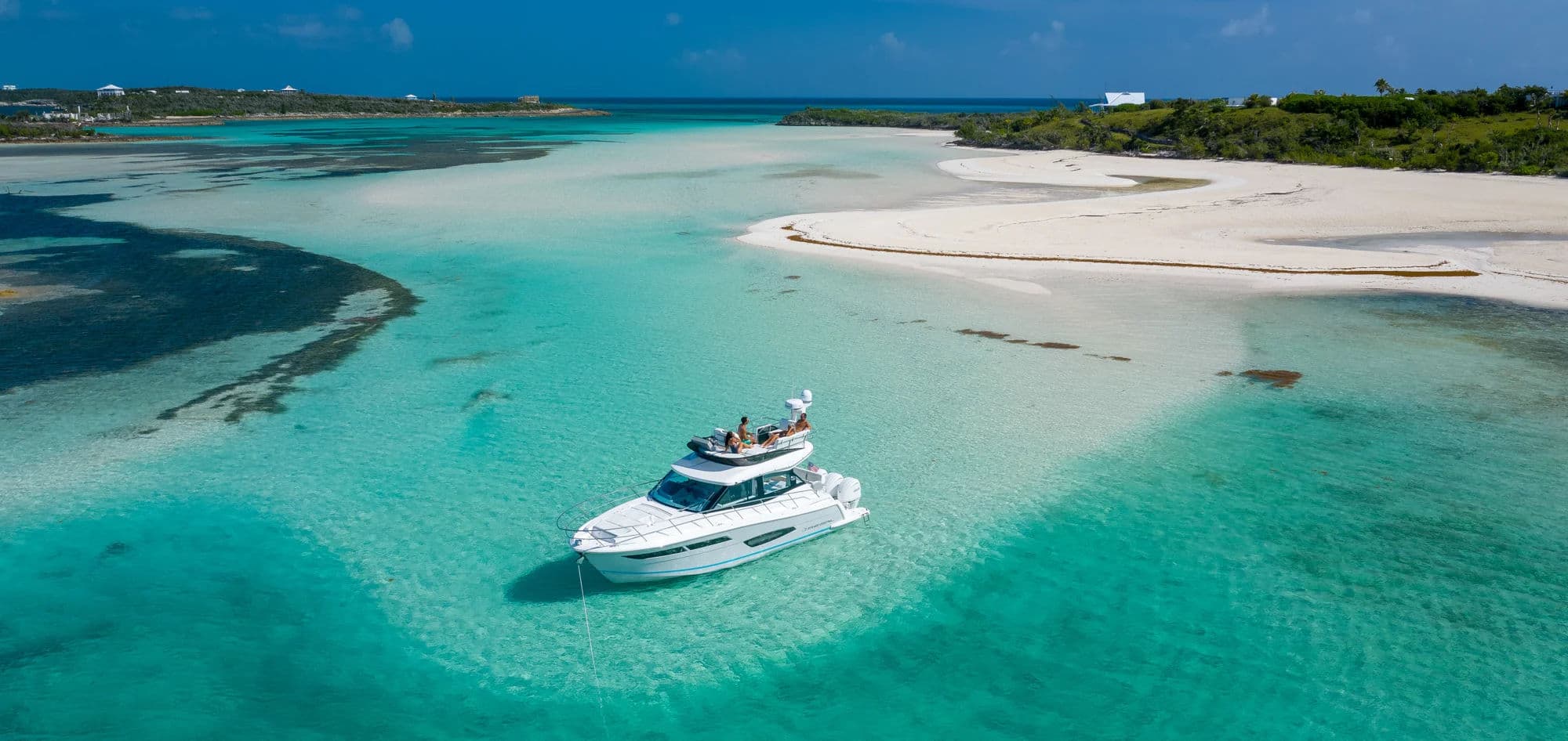 Regal 38 FXO, widok zewnętrzny 01.