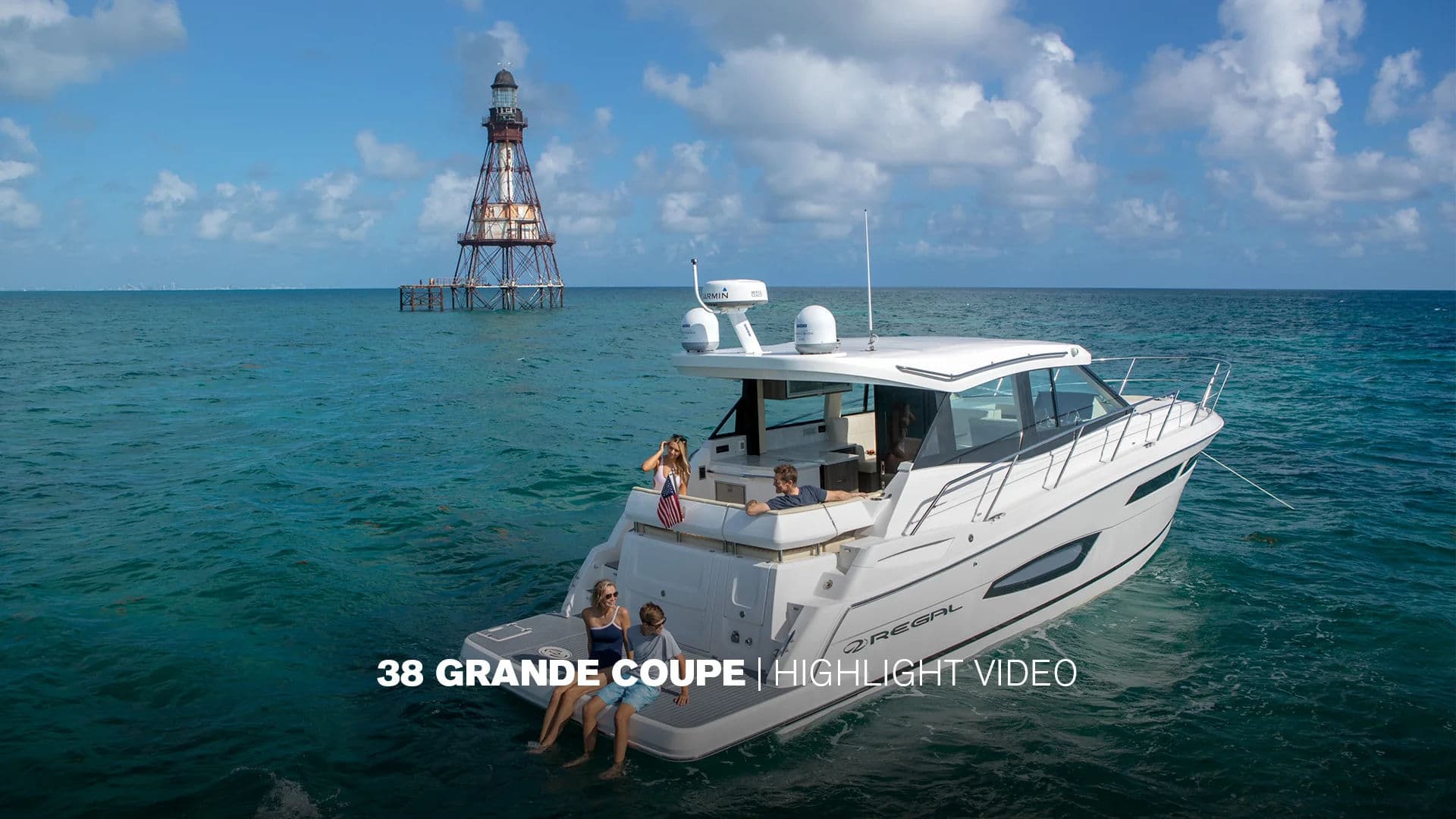 Miniatura filmu głównego modelu Regal 38 Grande Coupe.