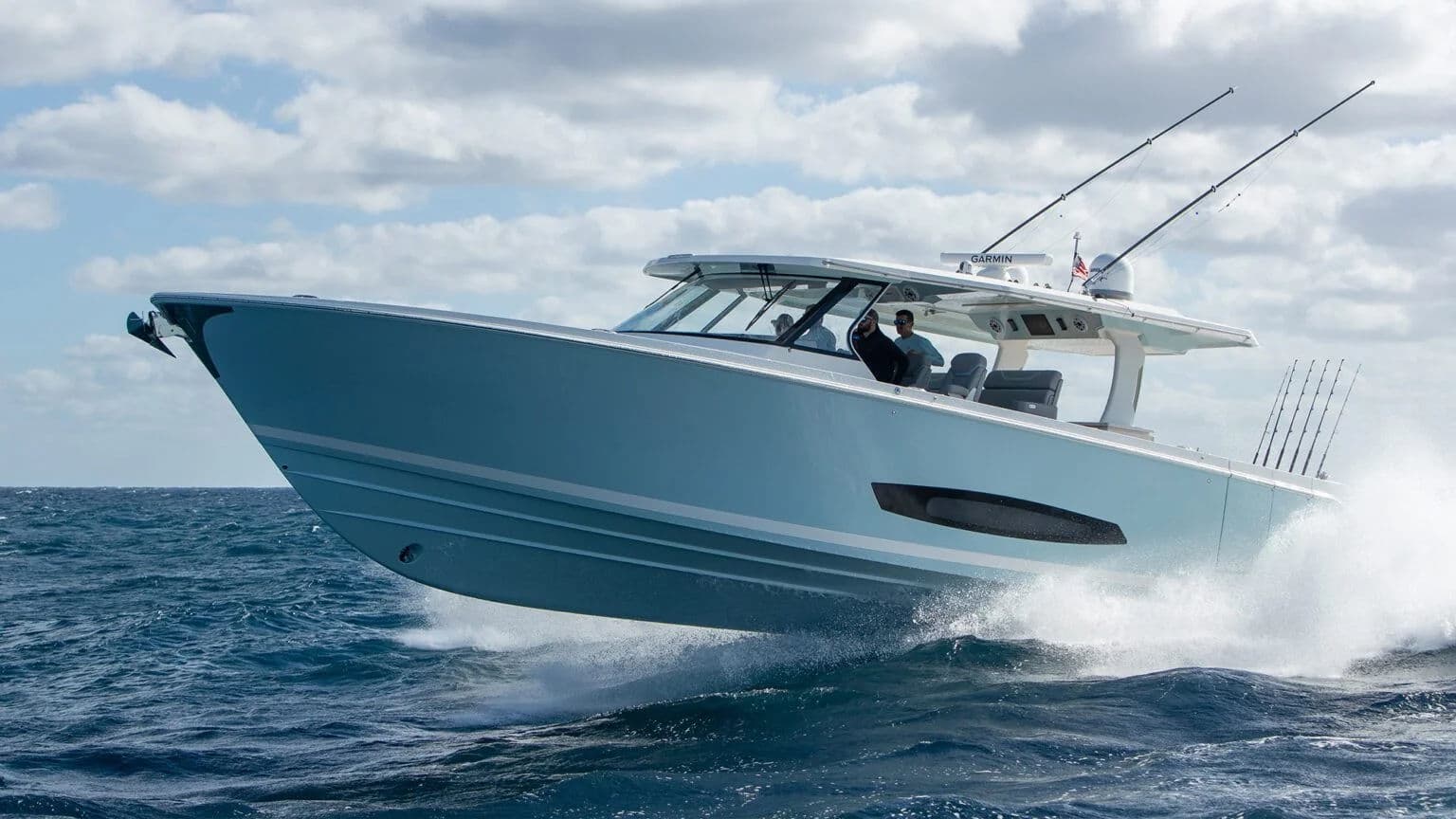 Kadłub OceanTrac2 modelu 50 SAV w ruchu.