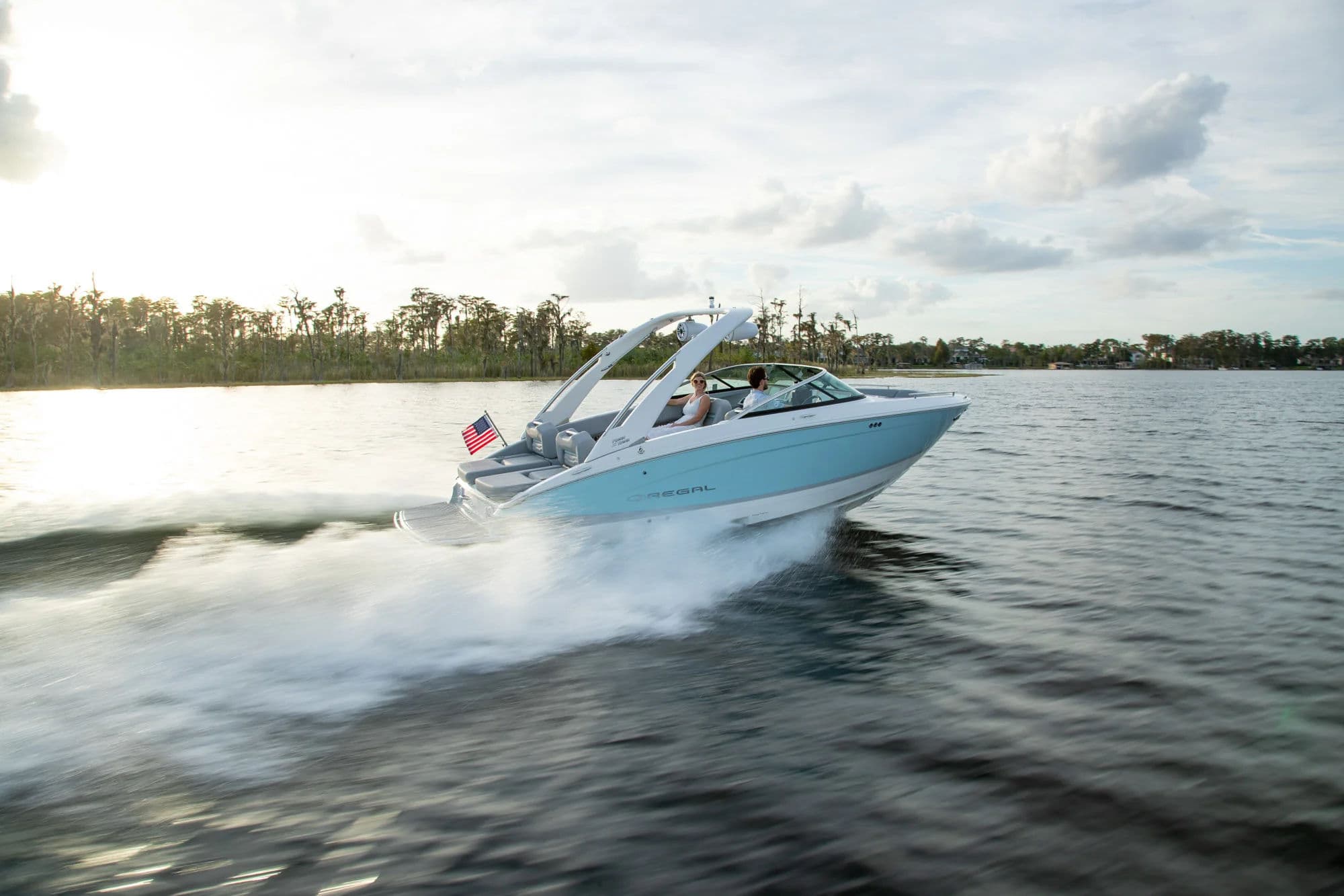 Regal LS4, zewnątrz 01.