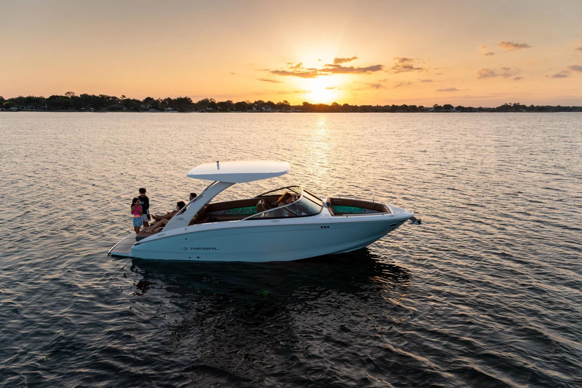 Regal LS6 Surf, zewnętrze 01.