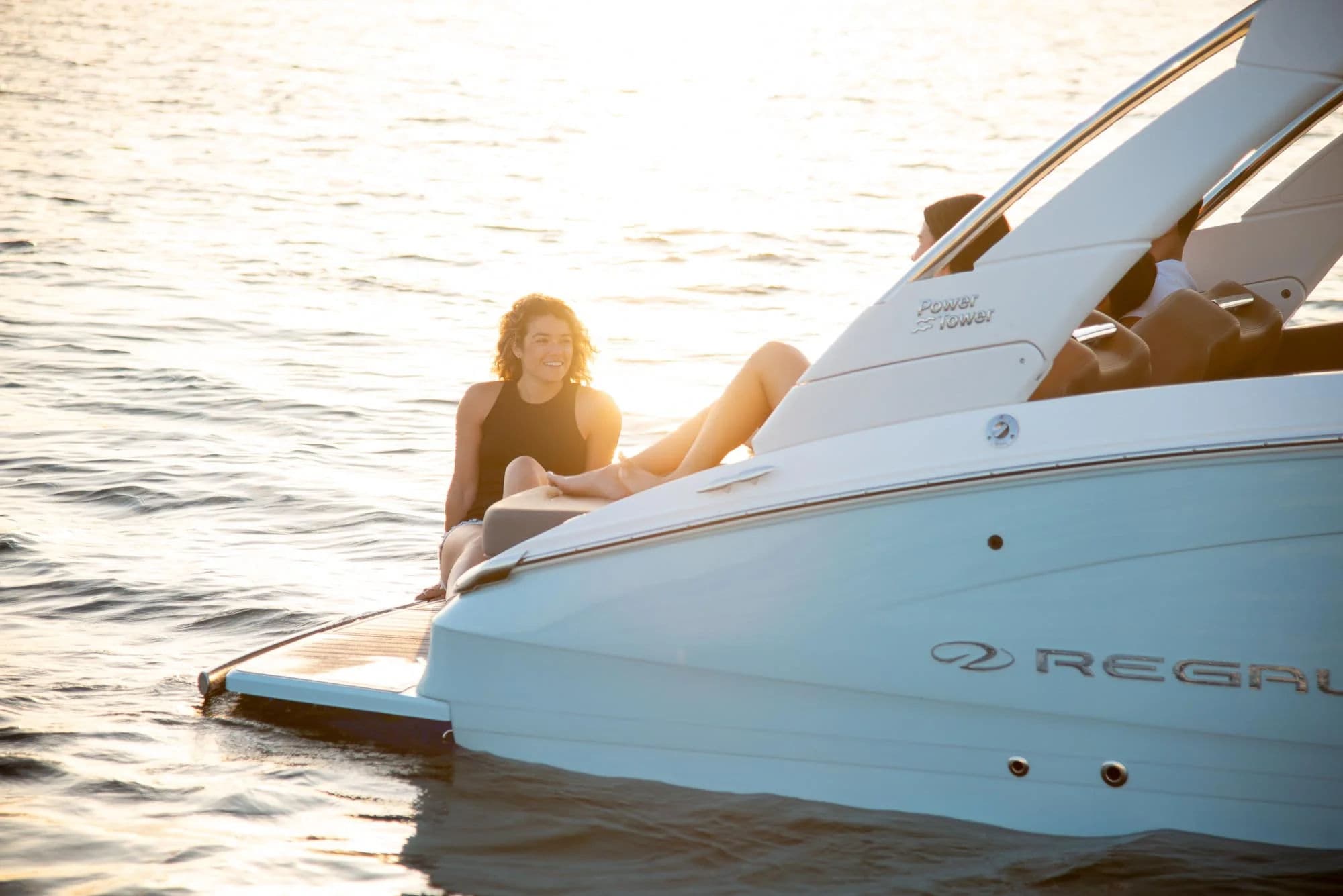 Regal LS6 Surf, zewnętrze 02.