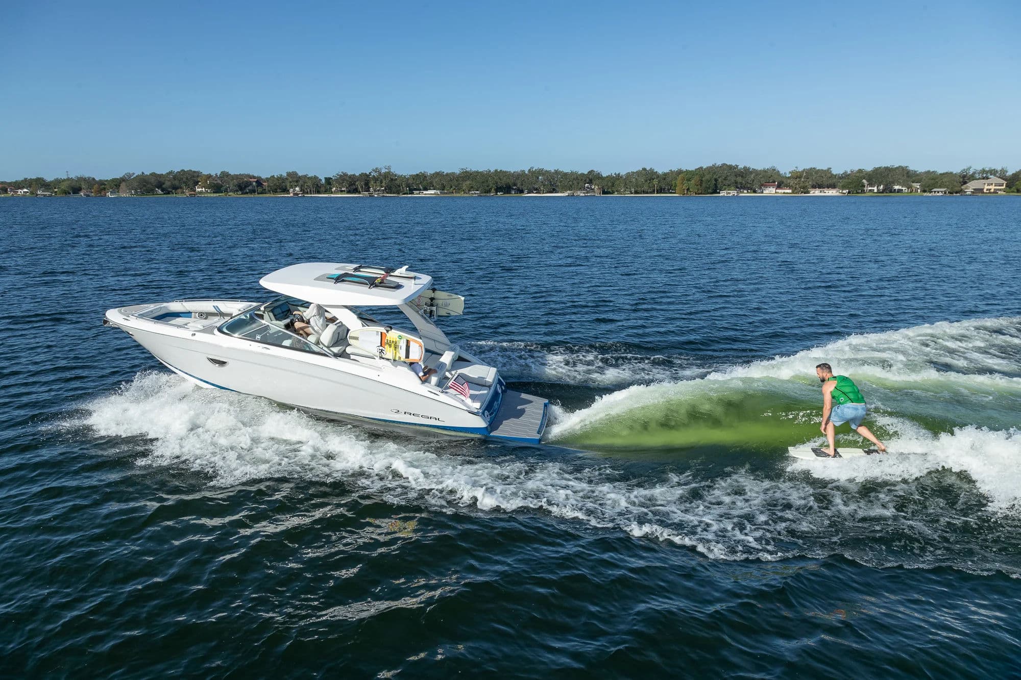 Regal LS9 SURF, ujęcie zewnętrzne 02.