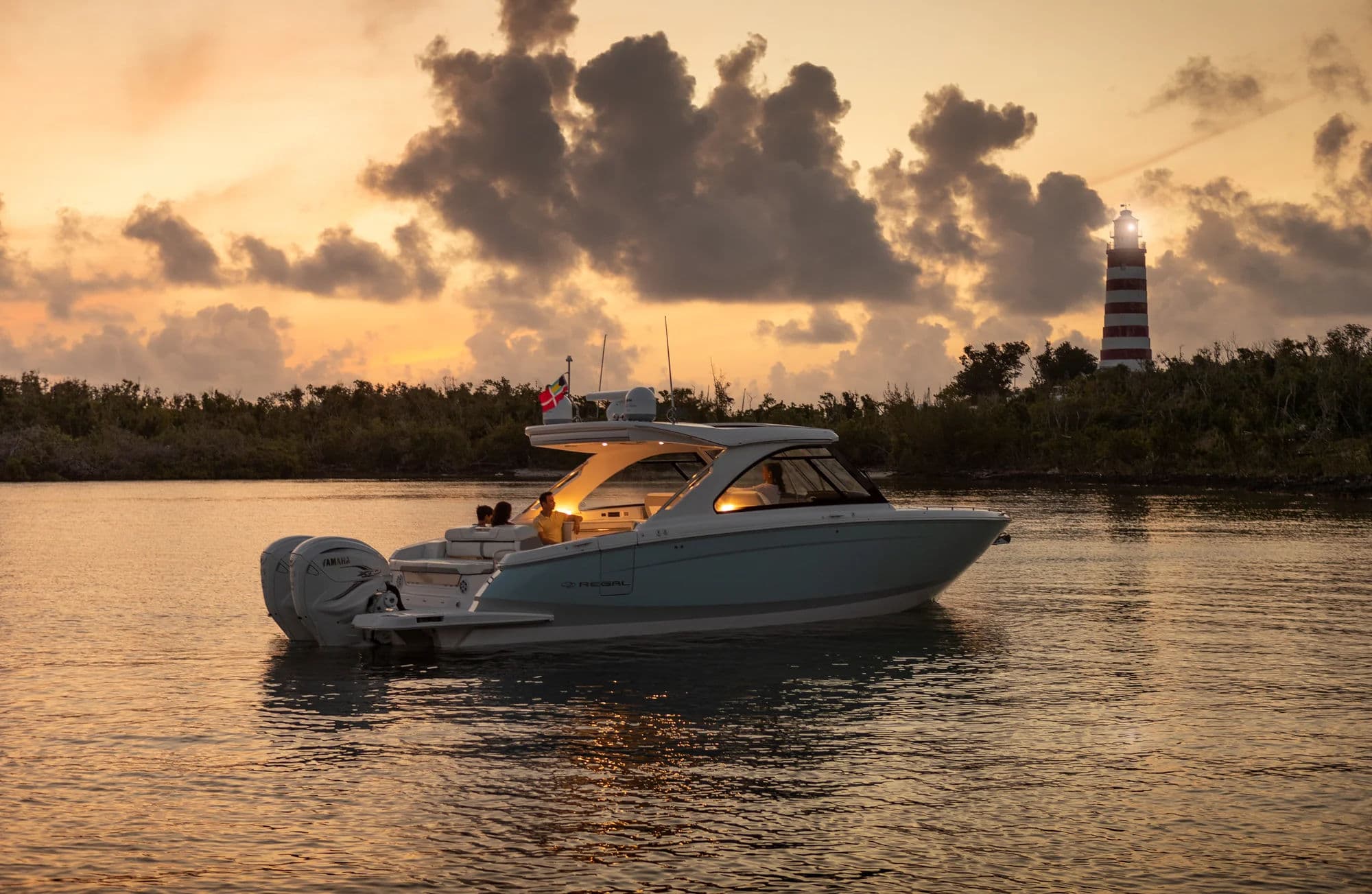 Regal LX36, zewnątrz 01.