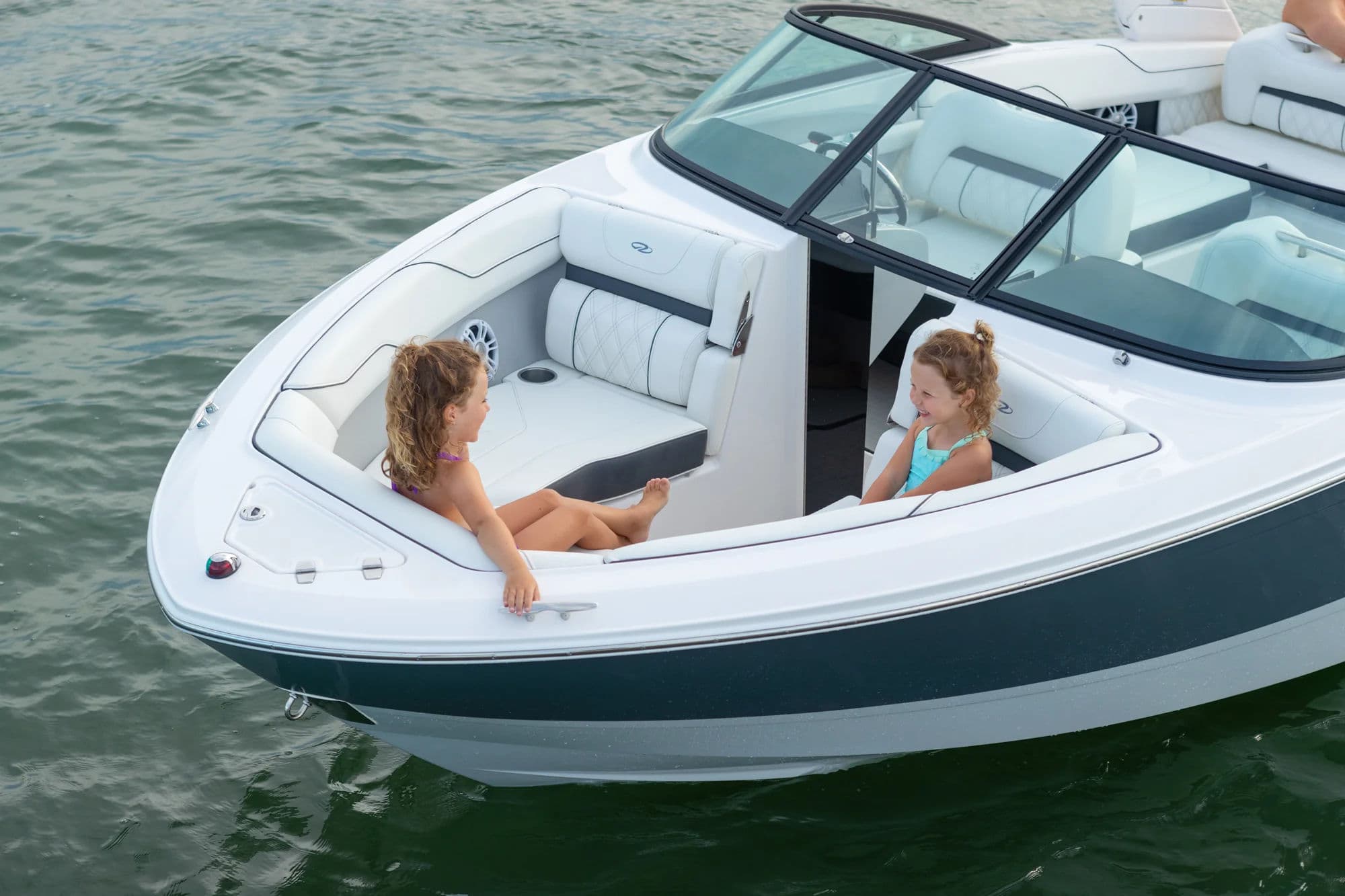 Regal LX2, zewnętrze 01.