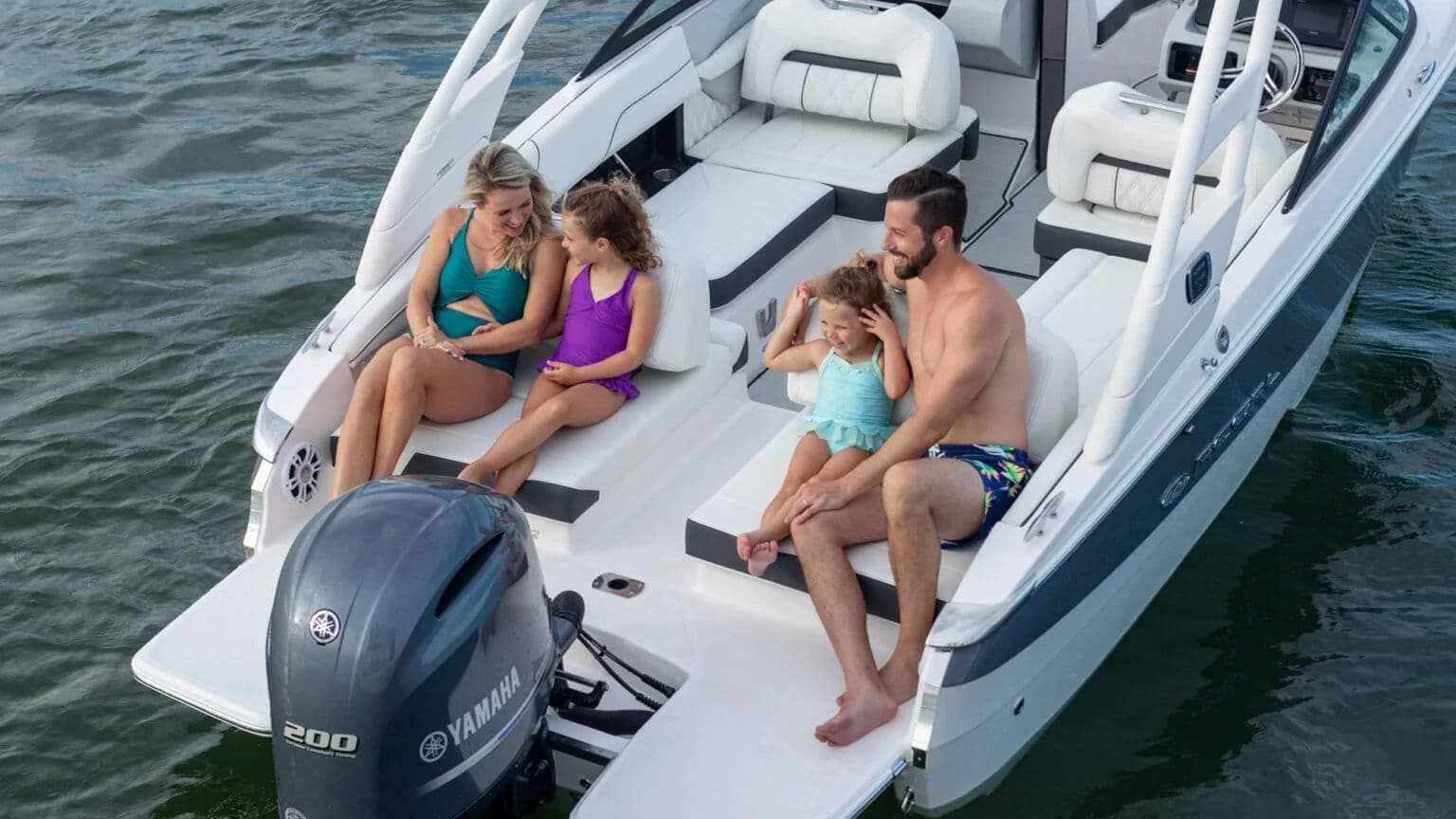 Towarzyska strefa rufowa Regal LX2.