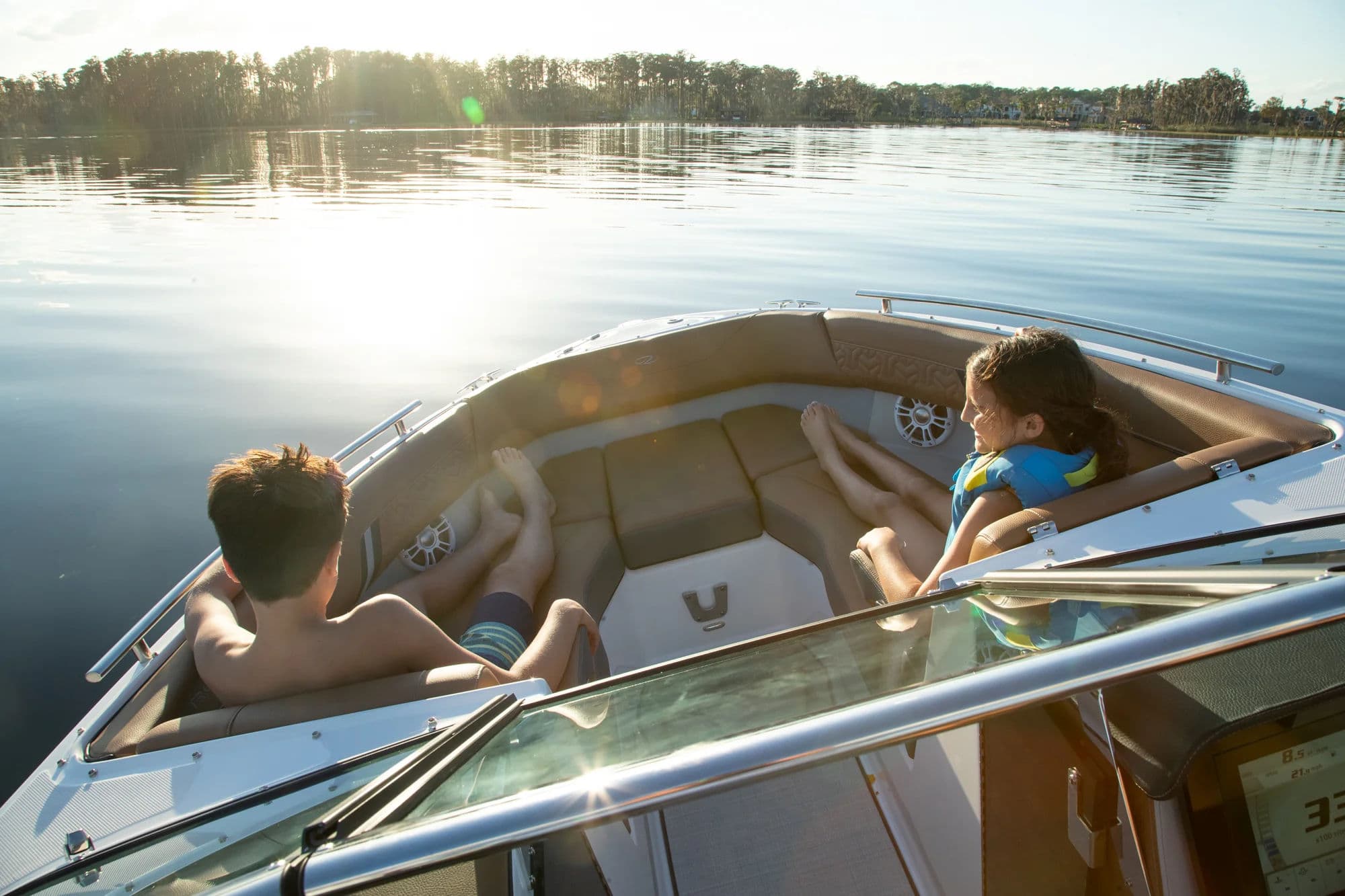 Regal LX4, wnętrze 01.