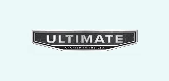 Detal emblematu serii Ultimate Trim