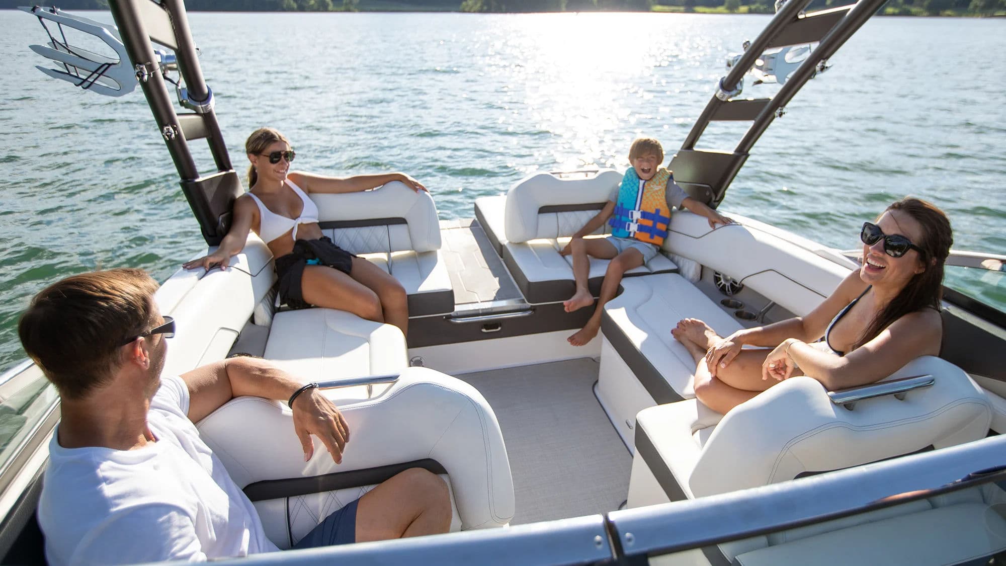 Kokpit łodzi Regal Sterndrive Bowrider