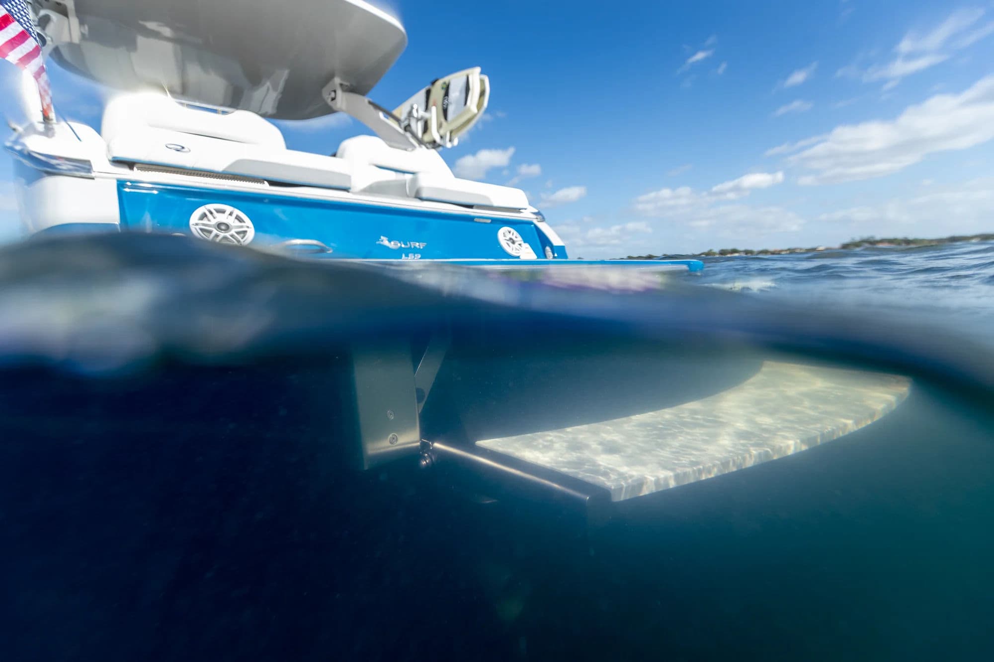 Power Platform opuszczona do lustra wody