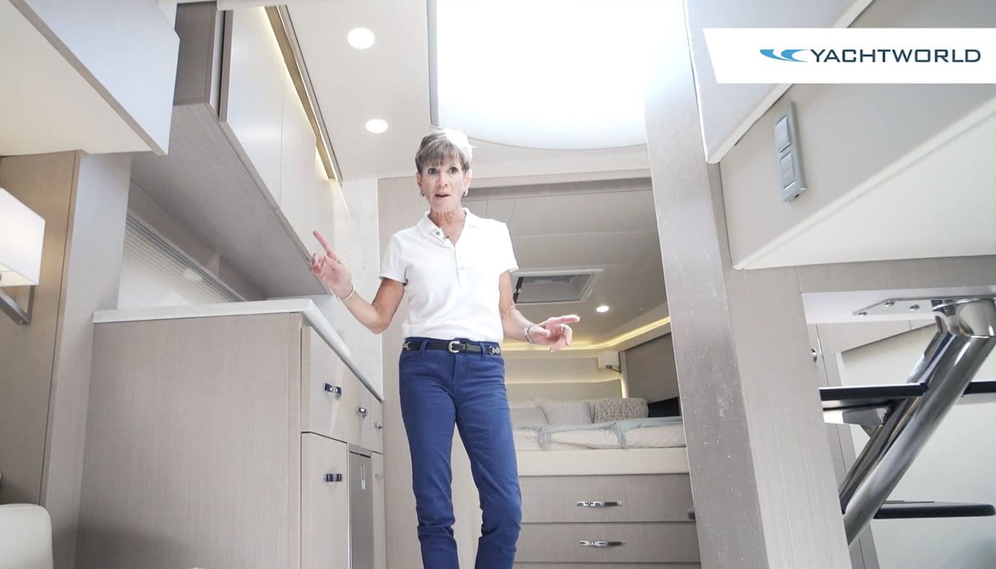 Miniatura recenzji „Test 42 Fly” przygotowanej przez Yacht World.