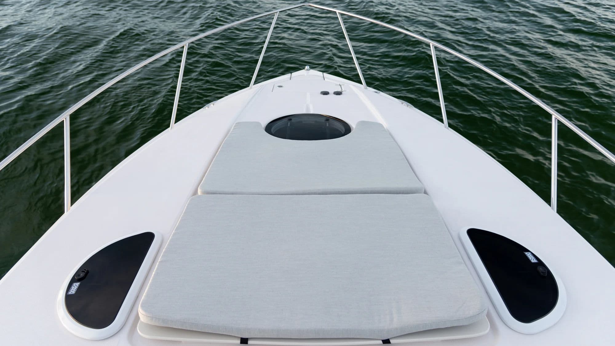 Materac słoneczny z regulowanym zagłówkiem