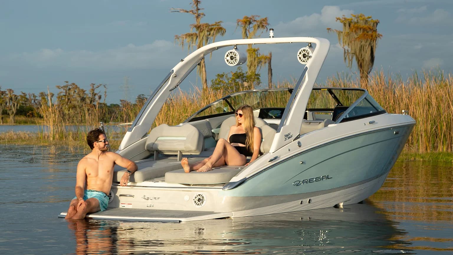 Rufa Regal LS4 z wielopozycyjnym układem wypoczynkowym.