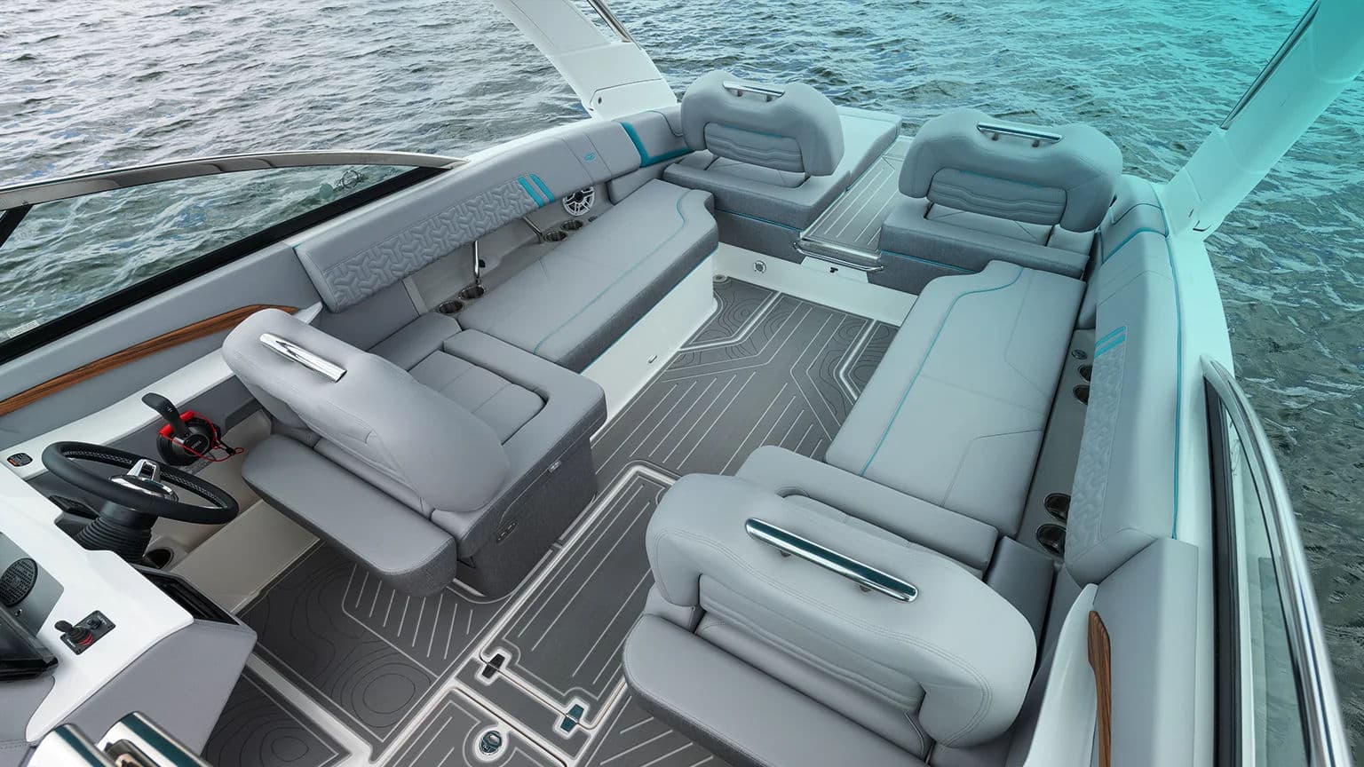 Wnętrze łodzi Regal Ultimate Trim Series